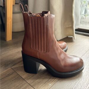Steve Madden Brown Heeled Boots with Chunky Heel
